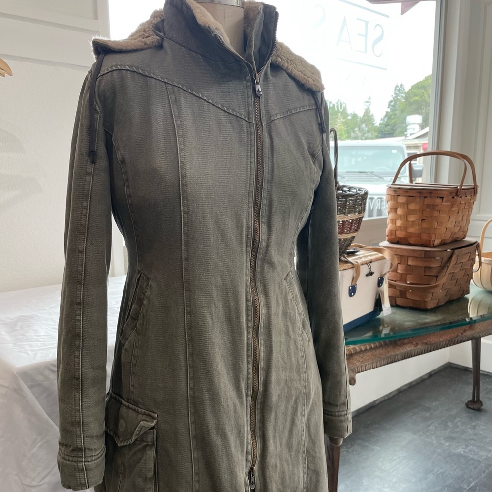 Full-Length Hemp Hoodlamb